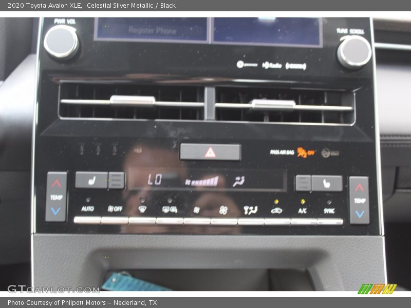 Celestial Silver Metallic / Black 2020 Toyota Avalon XLE