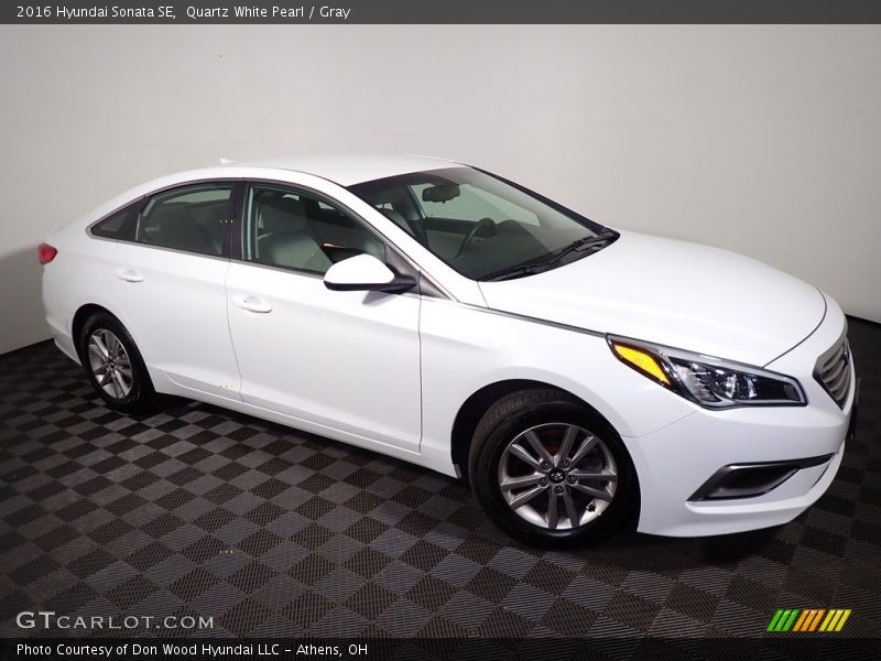 Quartz White Pearl / Gray 2016 Hyundai Sonata SE