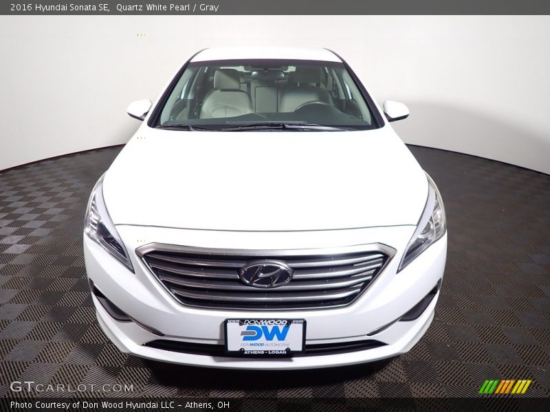 Quartz White Pearl / Gray 2016 Hyundai Sonata SE