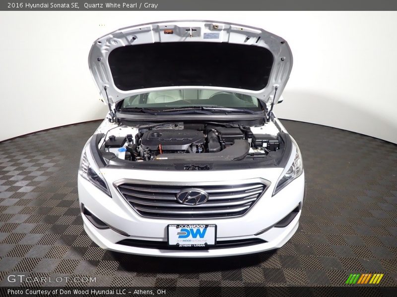 Quartz White Pearl / Gray 2016 Hyundai Sonata SE