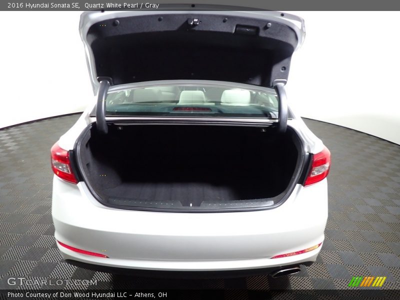 Quartz White Pearl / Gray 2016 Hyundai Sonata SE