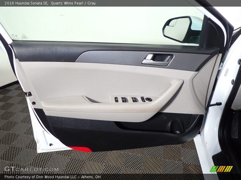 Quartz White Pearl / Gray 2016 Hyundai Sonata SE