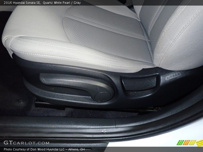 Quartz White Pearl / Gray 2016 Hyundai Sonata SE