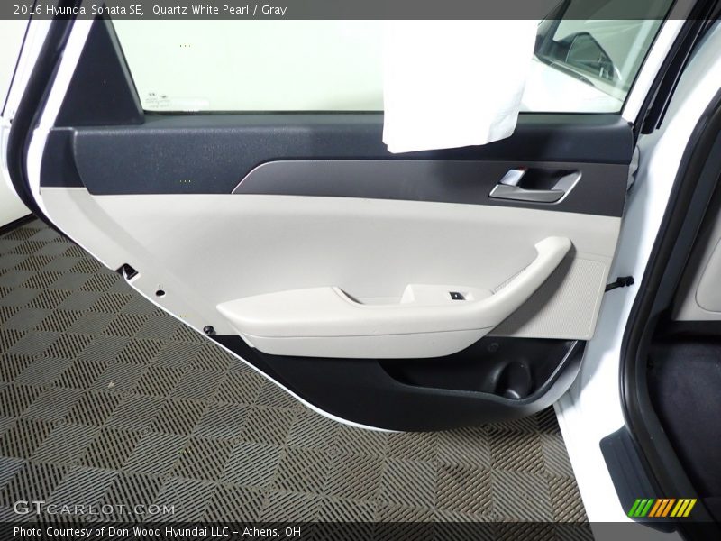 Quartz White Pearl / Gray 2016 Hyundai Sonata SE