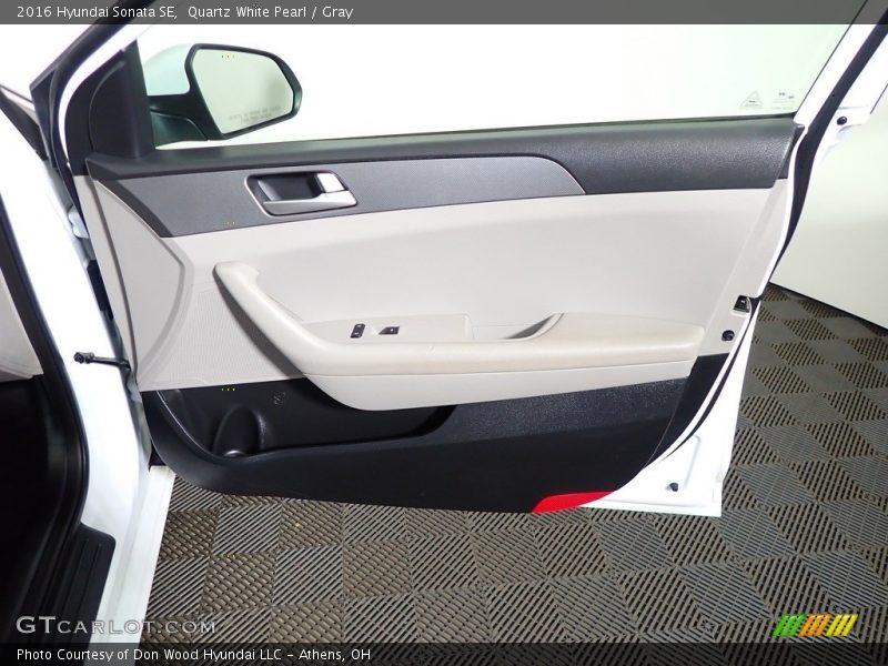 Quartz White Pearl / Gray 2016 Hyundai Sonata SE