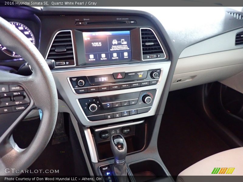 Quartz White Pearl / Gray 2016 Hyundai Sonata SE