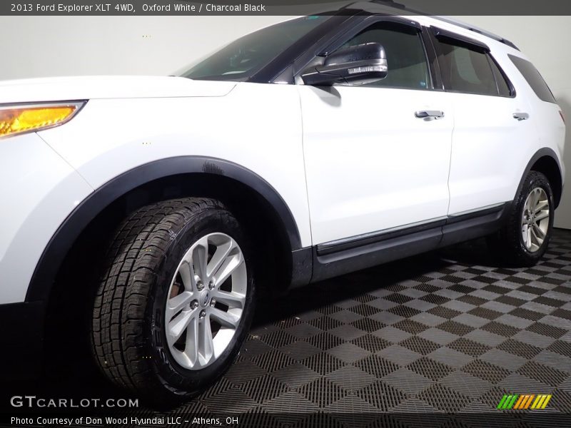 Oxford White / Charcoal Black 2013 Ford Explorer XLT 4WD