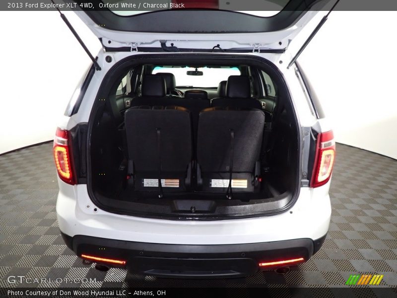 Oxford White / Charcoal Black 2013 Ford Explorer XLT 4WD