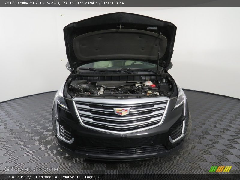Stellar Black Metallic / Sahara Beige 2017 Cadillac XT5 Luxury AWD