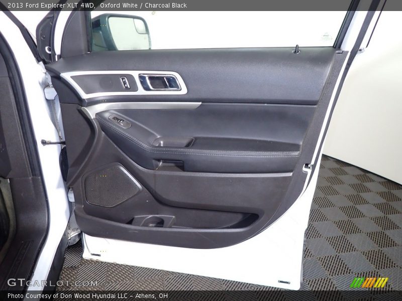 Oxford White / Charcoal Black 2013 Ford Explorer XLT 4WD