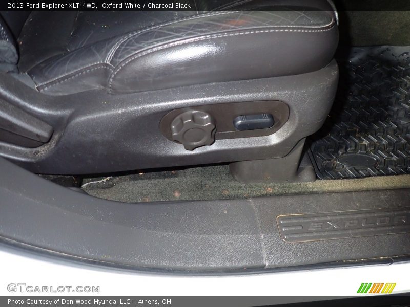Oxford White / Charcoal Black 2013 Ford Explorer XLT 4WD