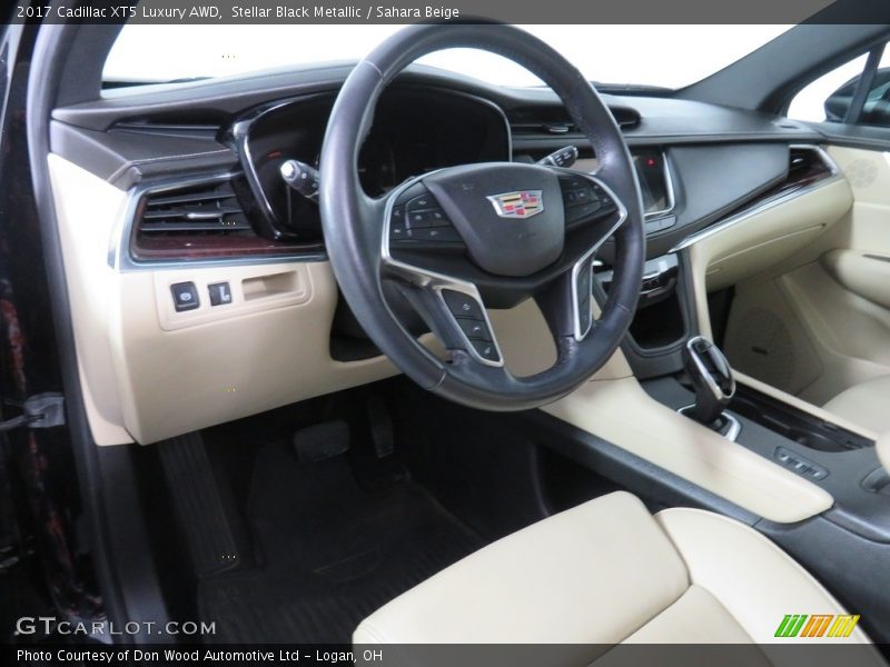 Stellar Black Metallic / Sahara Beige 2017 Cadillac XT5 Luxury AWD