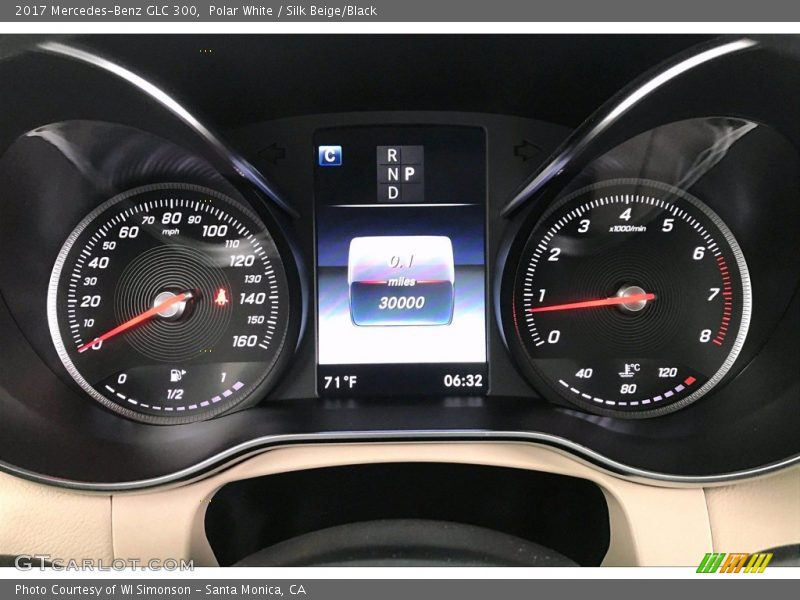 Polar White / Silk Beige/Black 2017 Mercedes-Benz GLC 300