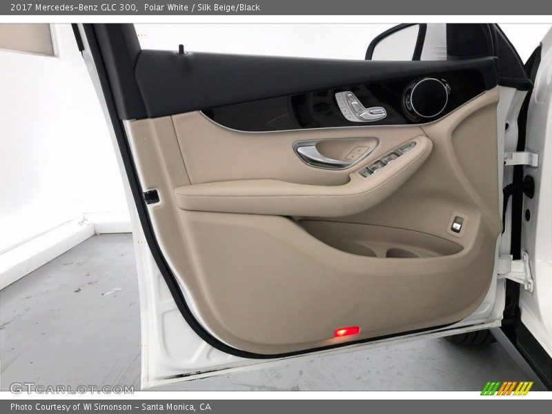 Polar White / Silk Beige/Black 2017 Mercedes-Benz GLC 300
