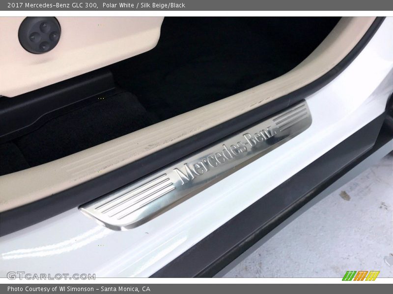 Polar White / Silk Beige/Black 2017 Mercedes-Benz GLC 300