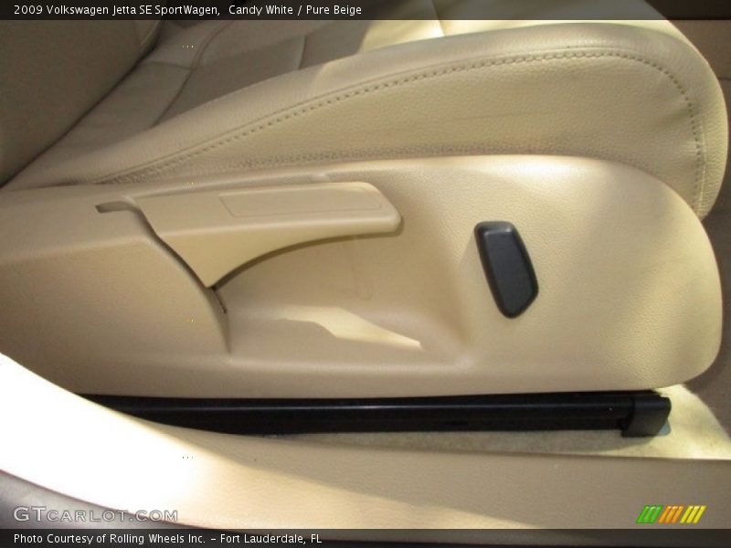 Candy White / Pure Beige 2009 Volkswagen Jetta SE SportWagen