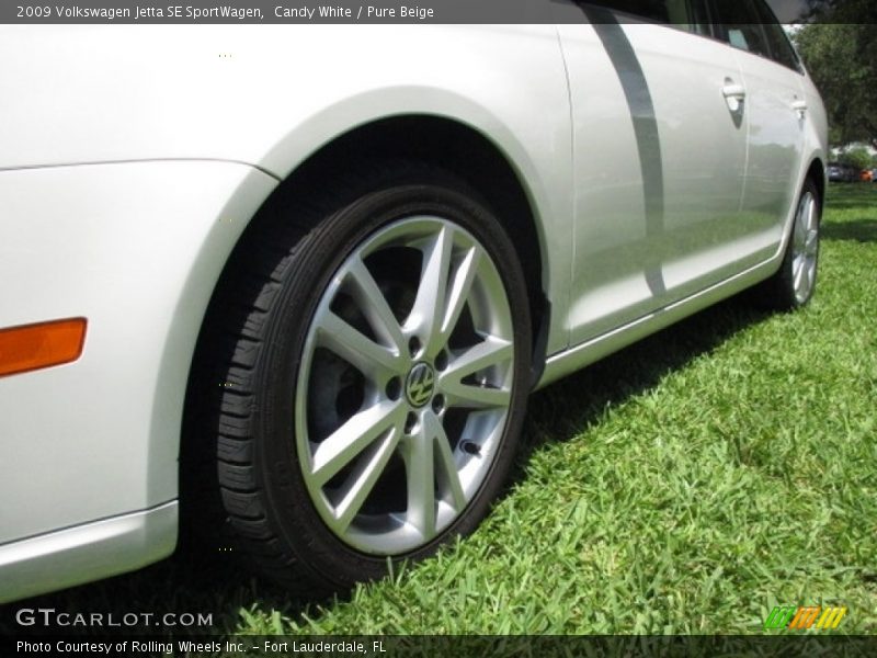 Candy White / Pure Beige 2009 Volkswagen Jetta SE SportWagen