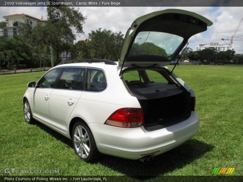 Candy White / Pure Beige 2009 Volkswagen Jetta SE SportWagen