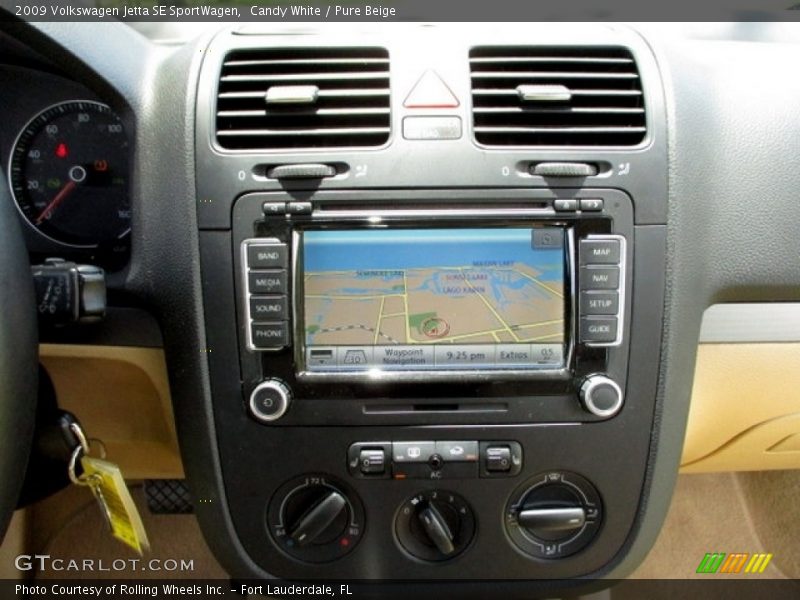 Candy White / Pure Beige 2009 Volkswagen Jetta SE SportWagen
