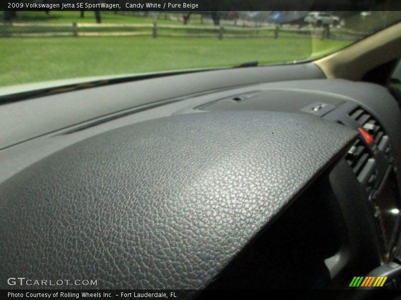 Candy White / Pure Beige 2009 Volkswagen Jetta SE SportWagen