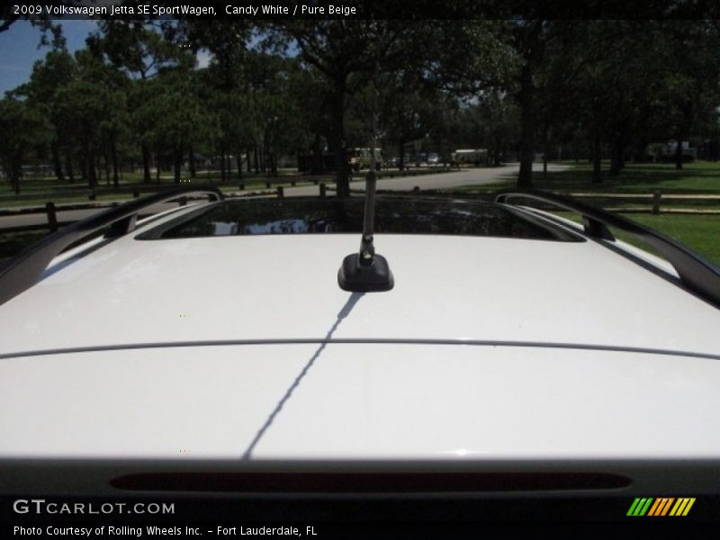 Candy White / Pure Beige 2009 Volkswagen Jetta SE SportWagen