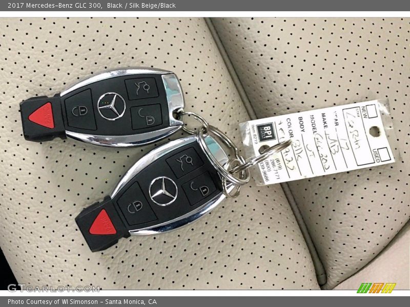 Black / Silk Beige/Black 2017 Mercedes-Benz GLC 300