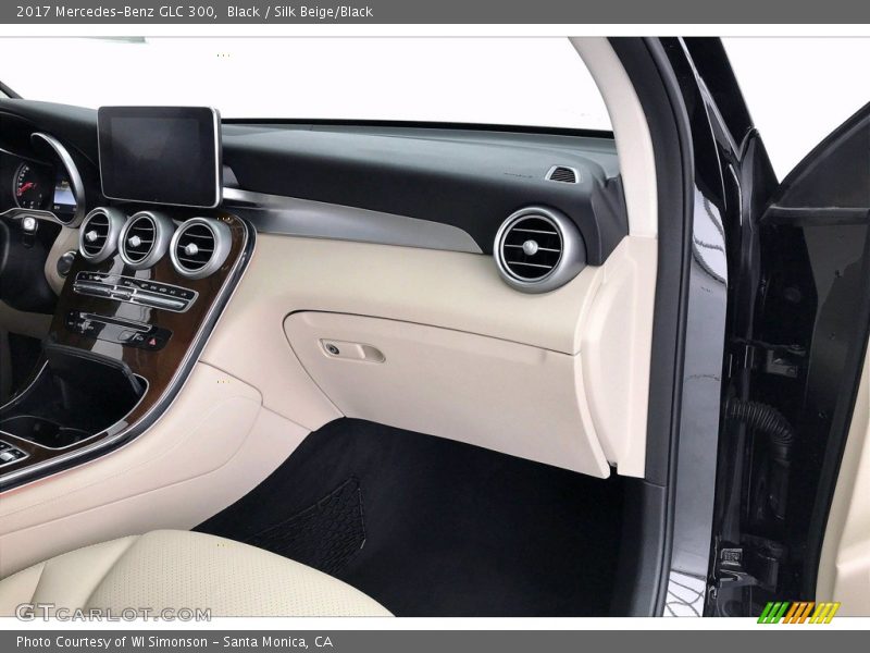 Black / Silk Beige/Black 2017 Mercedes-Benz GLC 300