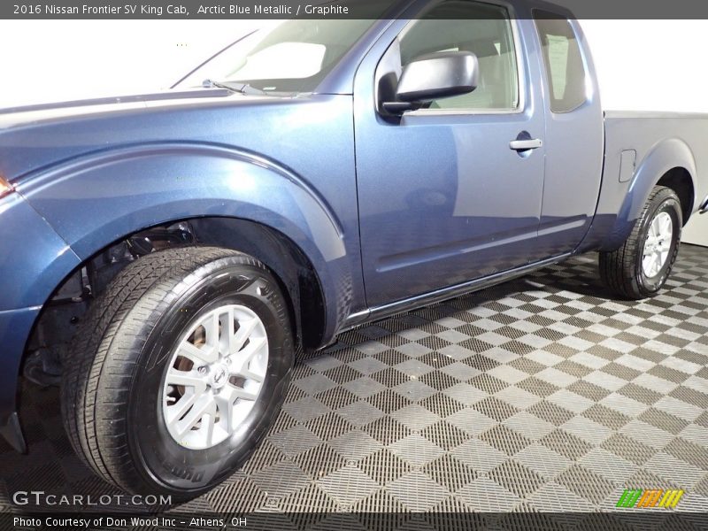 Arctic Blue Metallic / Graphite 2016 Nissan Frontier SV King Cab