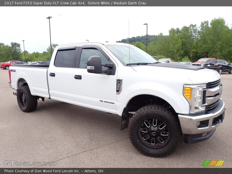 Oxford White / Medium Earth Gray 2017 Ford F350 Super Duty XLT Crew Cab 4x4