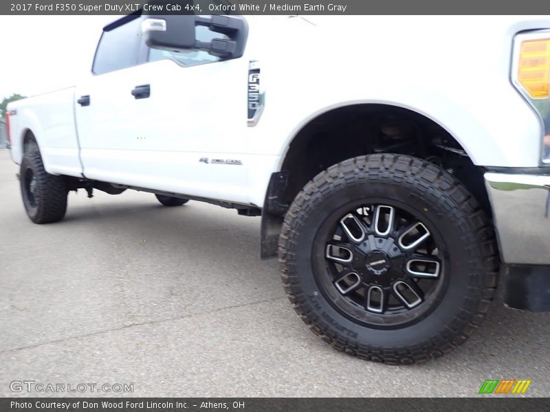 Custom Wheels of 2017 F350 Super Duty XLT Crew Cab 4x4