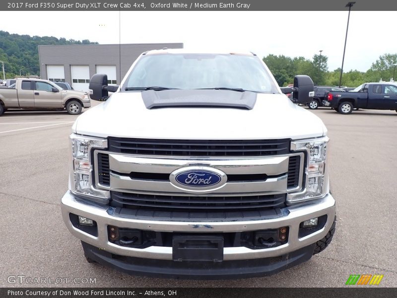 Oxford White / Medium Earth Gray 2017 Ford F350 Super Duty XLT Crew Cab 4x4
