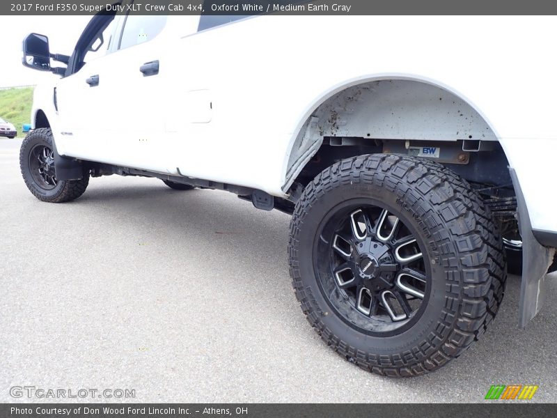 Custom Wheels of 2017 F350 Super Duty XLT Crew Cab 4x4