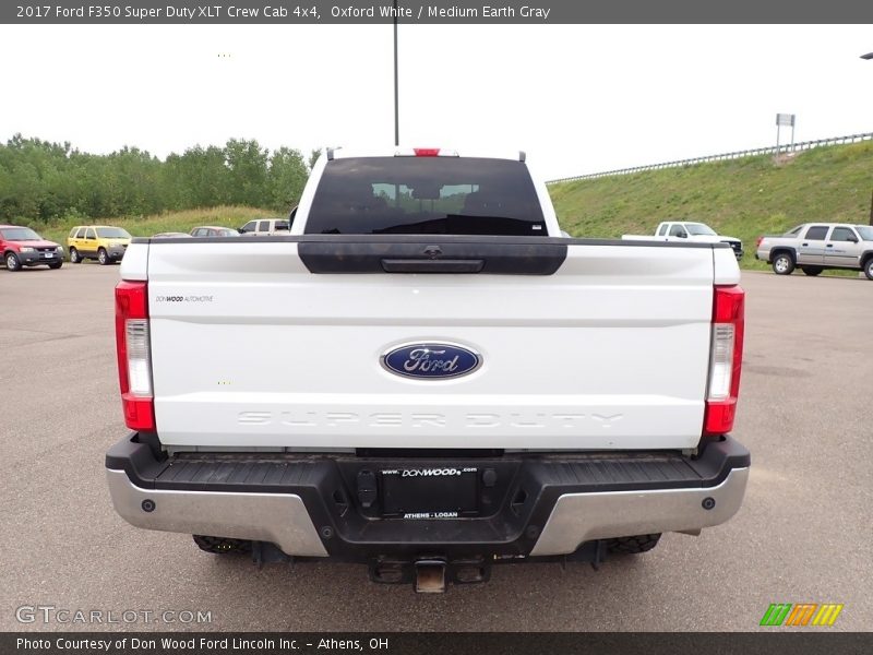 Oxford White / Medium Earth Gray 2017 Ford F350 Super Duty XLT Crew Cab 4x4