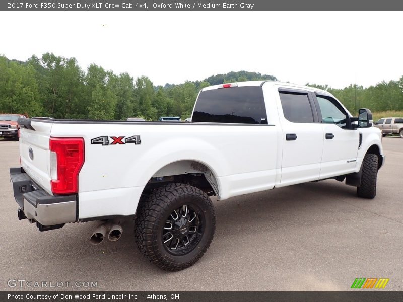Oxford White / Medium Earth Gray 2017 Ford F350 Super Duty XLT Crew Cab 4x4