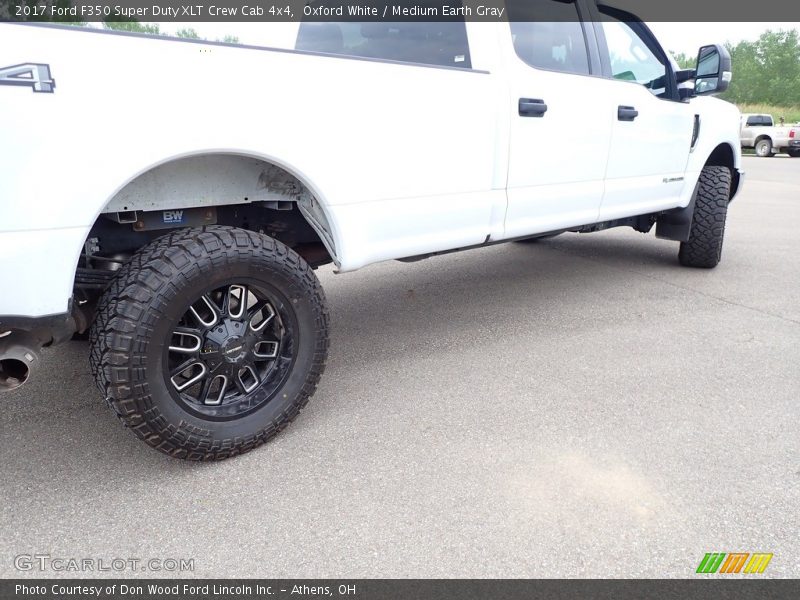 Oxford White / Medium Earth Gray 2017 Ford F350 Super Duty XLT Crew Cab 4x4