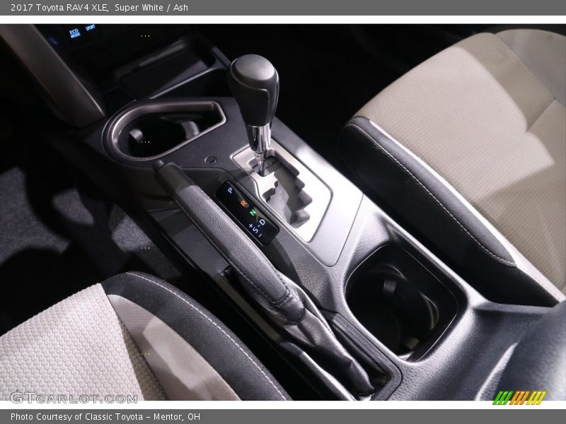Super White / Ash 2017 Toyota RAV4 XLE