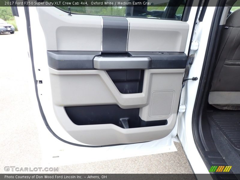 Door Panel of 2017 F350 Super Duty XLT Crew Cab 4x4