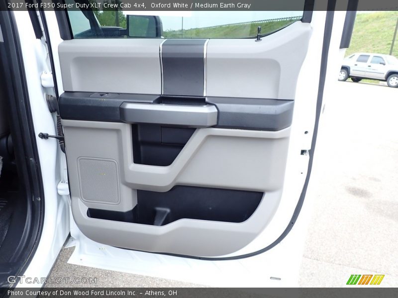 Door Panel of 2017 F350 Super Duty XLT Crew Cab 4x4