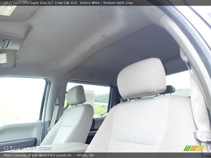 Oxford White / Medium Earth Gray 2017 Ford F350 Super Duty XLT Crew Cab 4x4