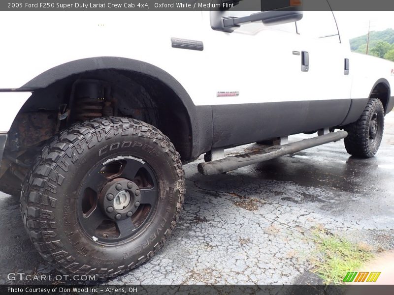 Oxford White / Medium Flint 2005 Ford F250 Super Duty Lariat Crew Cab 4x4