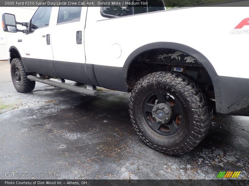 Oxford White / Medium Flint 2005 Ford F250 Super Duty Lariat Crew Cab 4x4