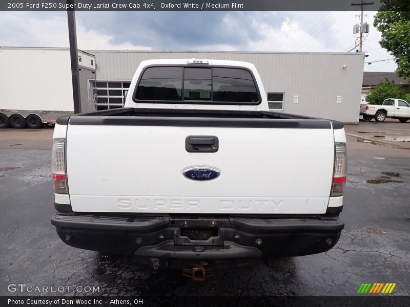 Oxford White / Medium Flint 2005 Ford F250 Super Duty Lariat Crew Cab 4x4