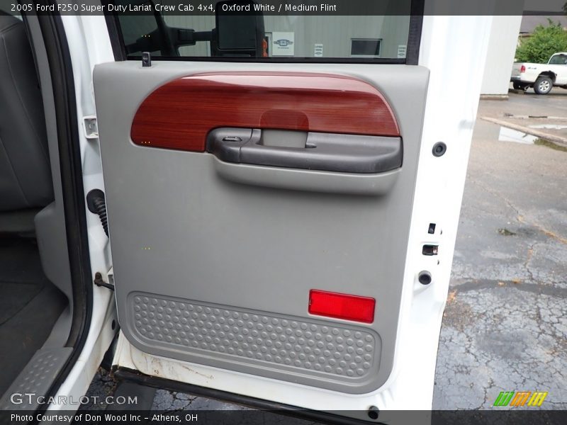 Oxford White / Medium Flint 2005 Ford F250 Super Duty Lariat Crew Cab 4x4