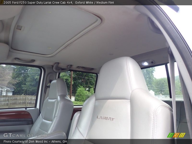 Oxford White / Medium Flint 2005 Ford F250 Super Duty Lariat Crew Cab 4x4