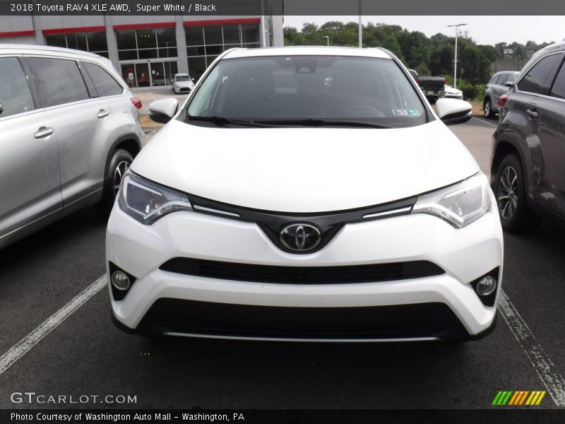 Super White / Black 2018 Toyota RAV4 XLE AWD