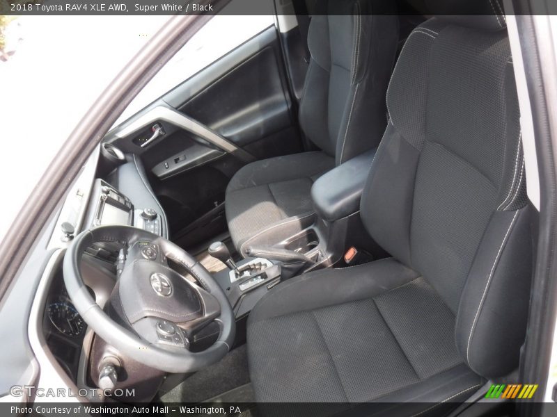 Super White / Black 2018 Toyota RAV4 XLE AWD