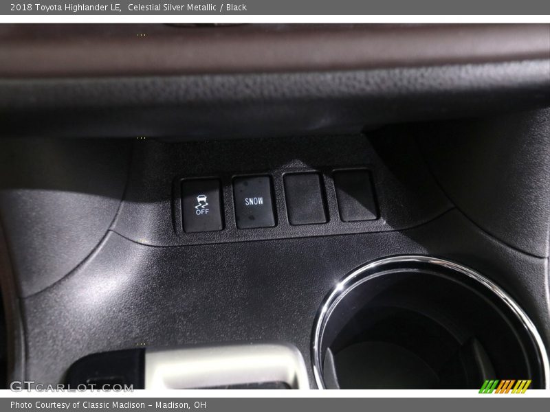 Celestial Silver Metallic / Black 2018 Toyota Highlander LE