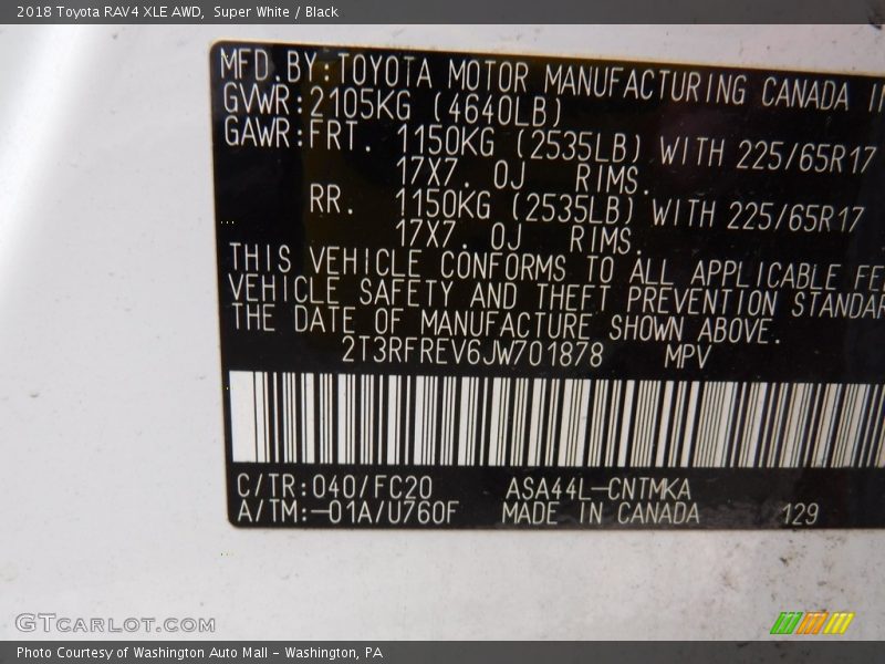 Super White / Black 2018 Toyota RAV4 XLE AWD