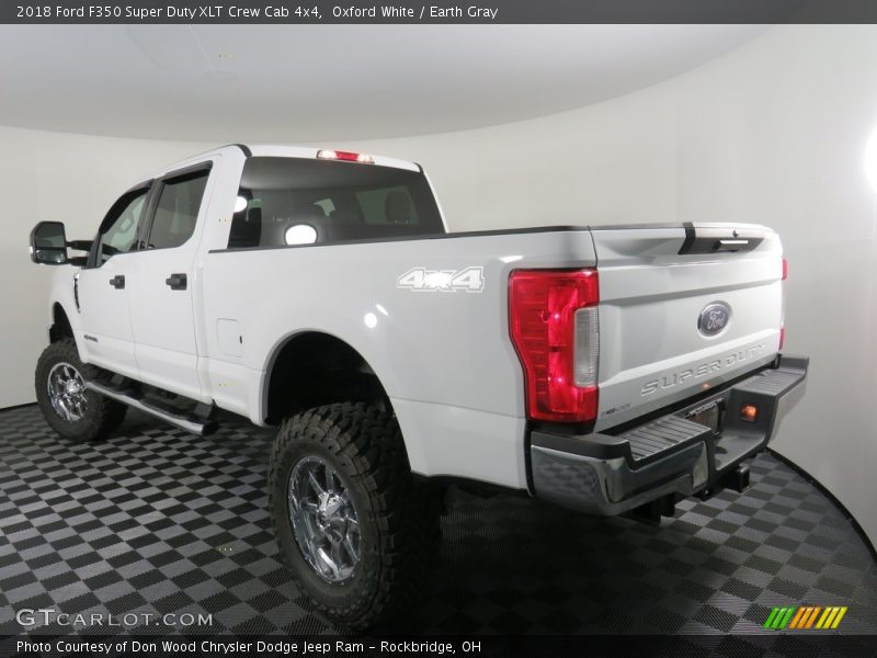 Oxford White / Earth Gray 2018 Ford F350 Super Duty XLT Crew Cab 4x4