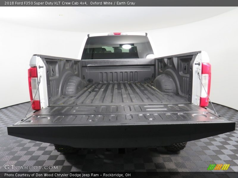 Oxford White / Earth Gray 2018 Ford F350 Super Duty XLT Crew Cab 4x4
